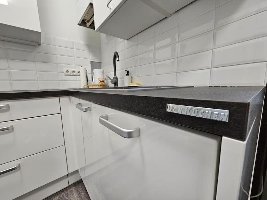 Affordable Suite In Vienna'S Hotpoint Buitenkant foto